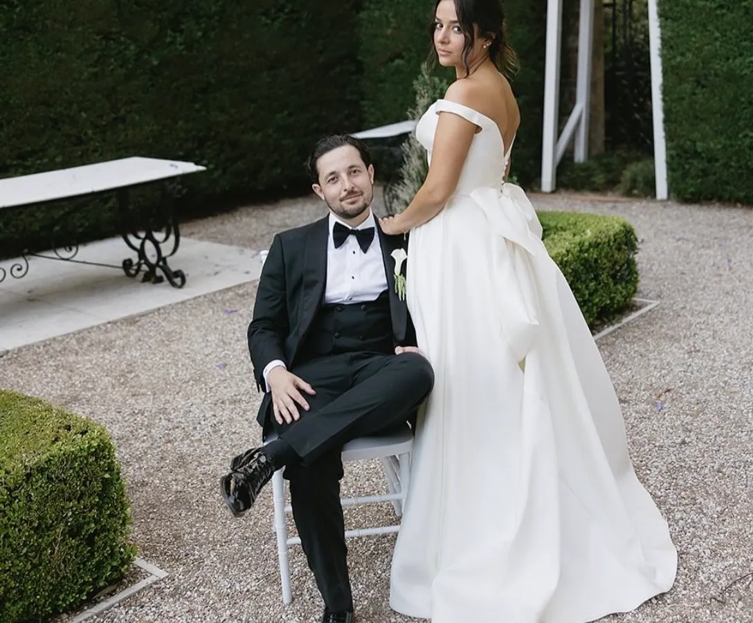 Jake Smith was the marriage celebrant for Mel & Ale at Jaspers Berry, Jaspers Brush, New South Wales, and they gave him a five star rating for his wedding celebrant services.