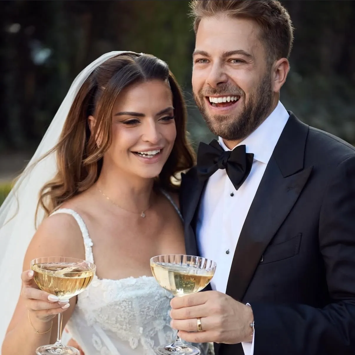 Jake Smith was the marriage celebrant for Jess and Scott at Bastide Du Roy, Antibes, France, and they gave him a five star rating for his wedding celebrant services.