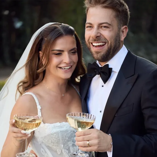 Jake Smith was the marriage celebrant for Jess and Scott at Bastide Du Roy, Antibes, France, and they gave him a five star rating for his wedding celebrant services.