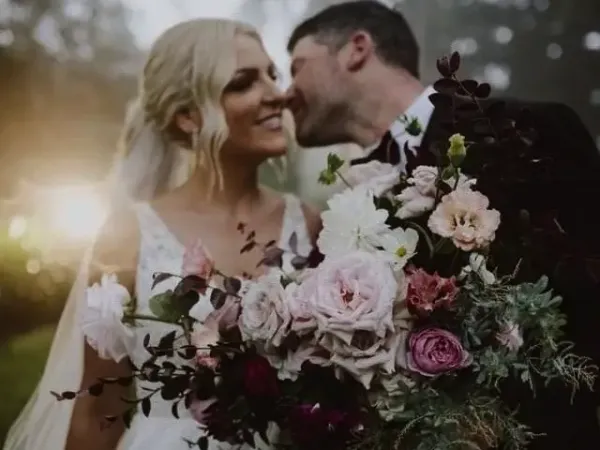 Jake Smith was the marriage celebrant for Brianna & Rod at Gabbinbar, Toowoomba, Queensland, and they gave him a five star rating for his wedding celebrant services.
